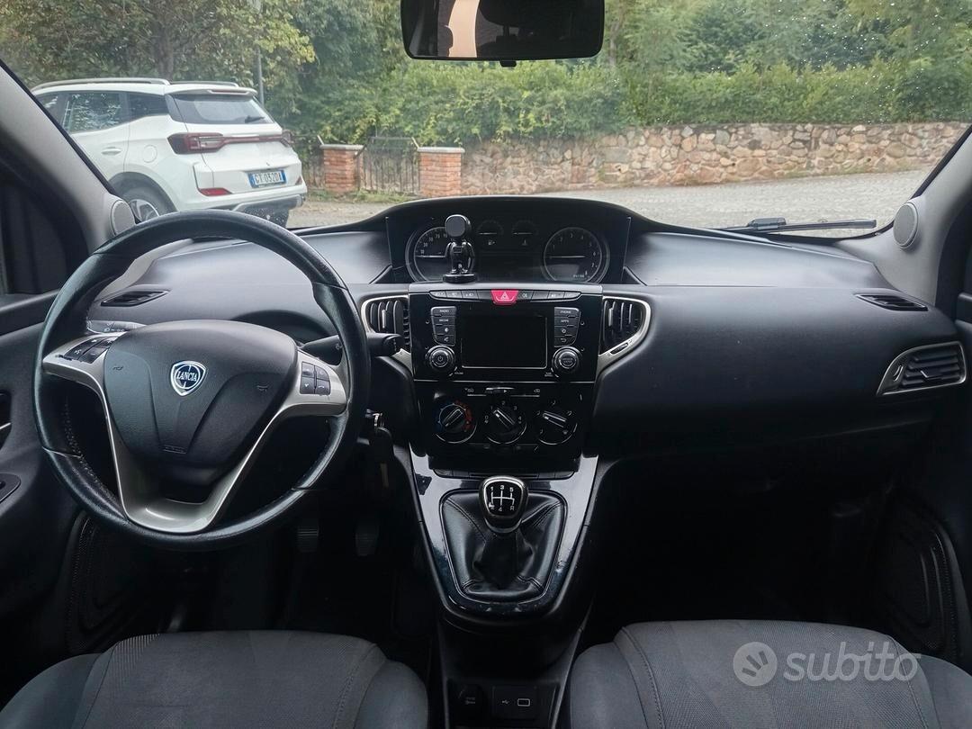 Lancia Ypsilon 1.2 69 CV 5 porte S&S Gold