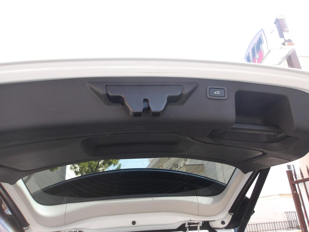 LAND ROVER 2.0 TDI-AUTO-NAVI-TETTO PANORAMICO
