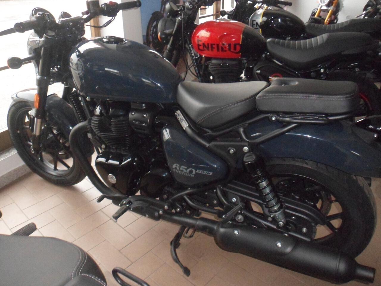 ROYAL ENFIELD SHOTGUN 650
