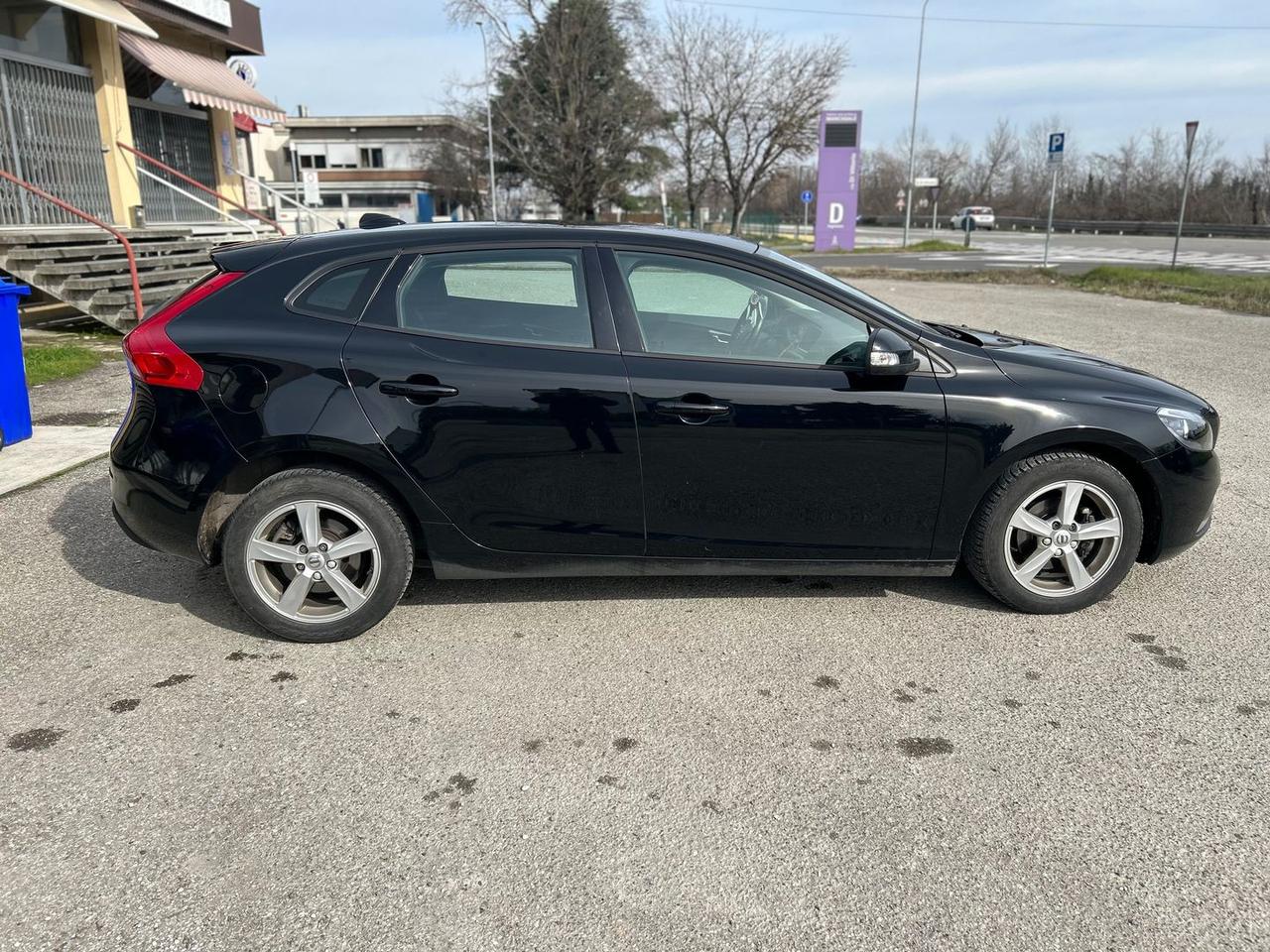 Volvo V40 kinetic 2.0 d2 #9224