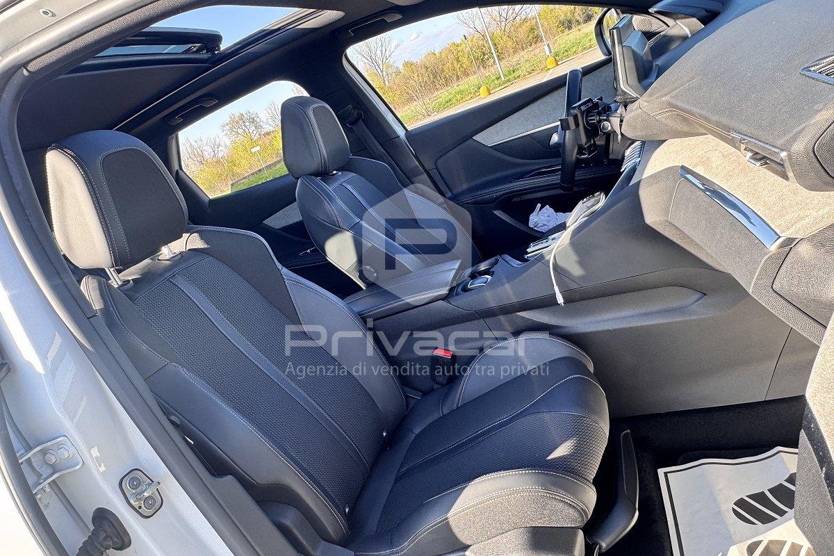 PEUGEOT 3008 Hybrid 225 e-EAT8 GT