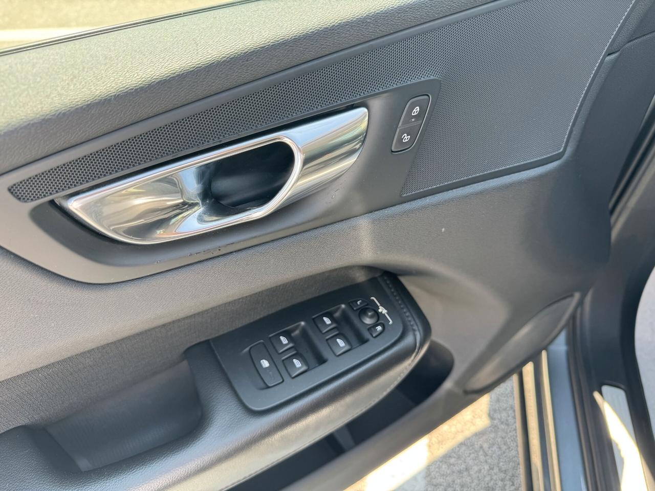 Volvo XC60 B4 AWD Diesel-Hybrid Momentum