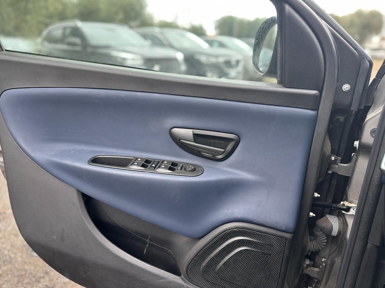 LANCIA Ypsilon III 2021 - Ypsilon 1.0 firefly hybrid Platino s&s 70cv