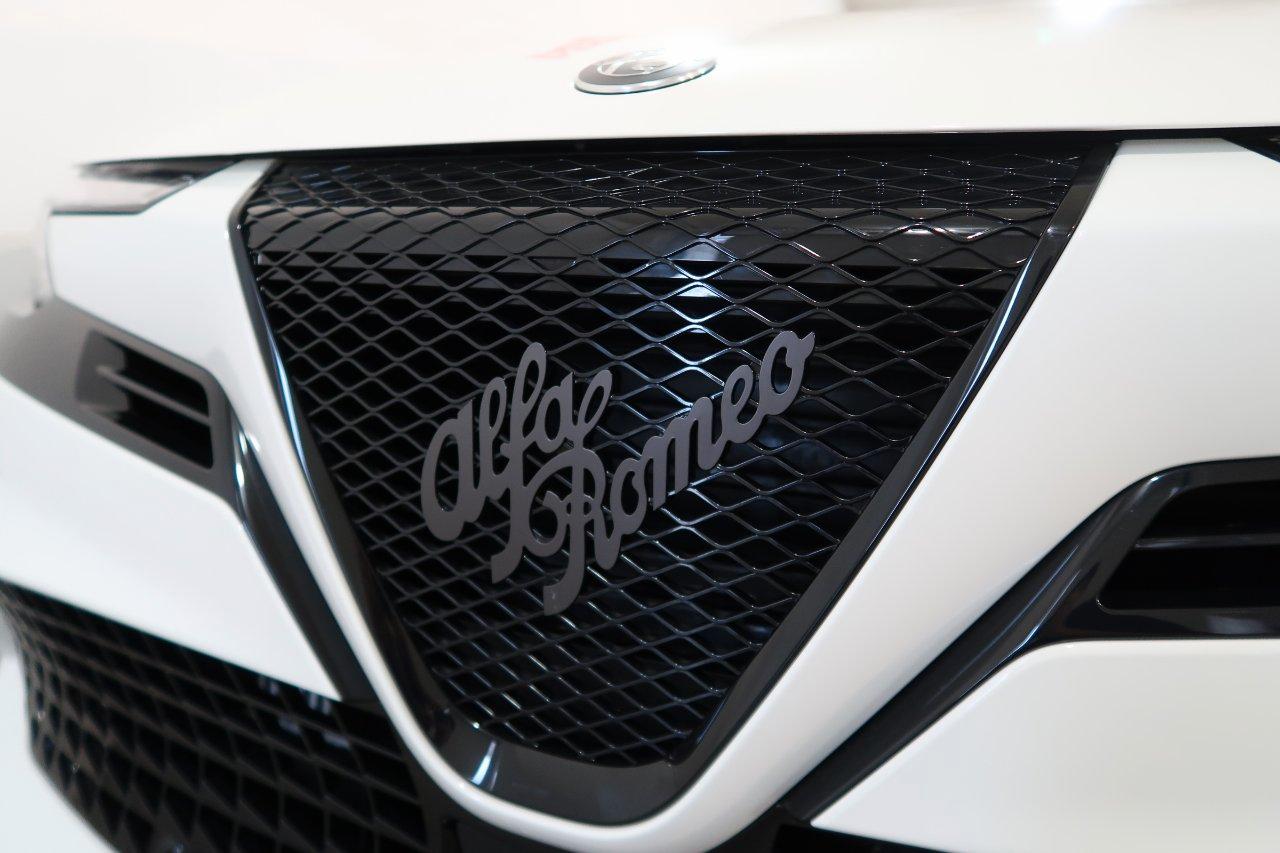 Alfa Romeo Junior 1.2 ibrida Ti 145cv edct6