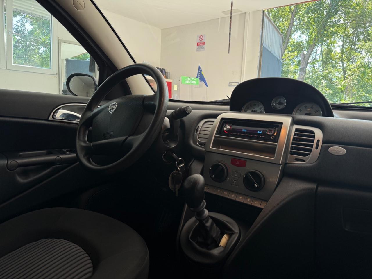 Lancia Ypsilon 1.2 BENZINA NEOPATENTATI