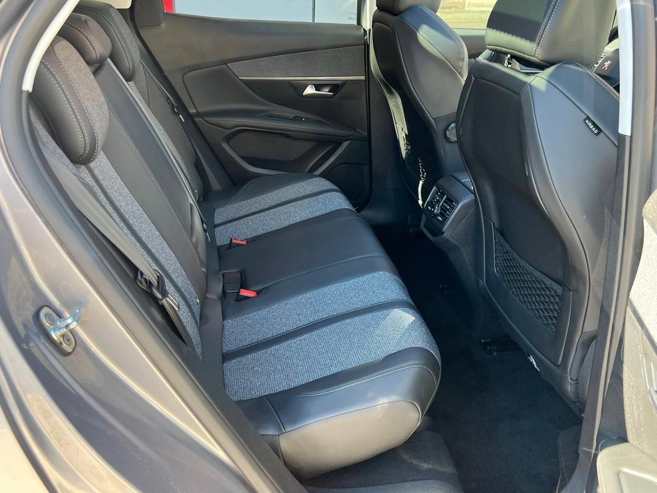 Peugeot 3008 BlueHDi 130 S&S Allure