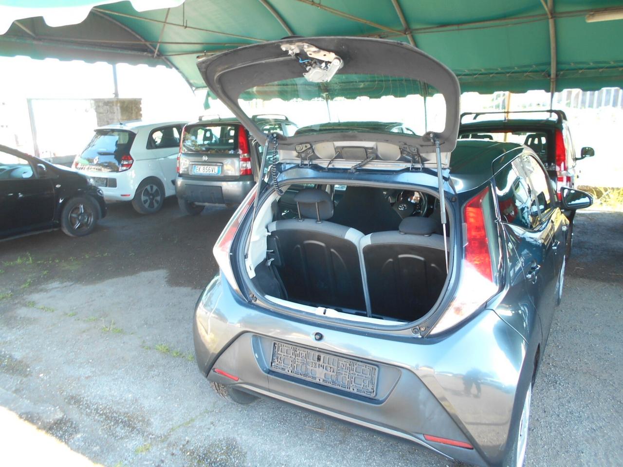 Toyota Aygo 1.0 12V VVT-i 5 porte Lounge Connect