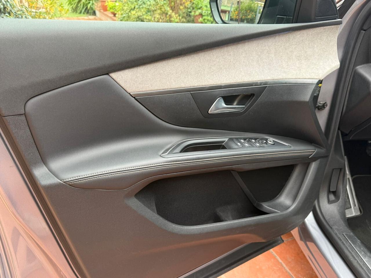 Peugeot 5008 BlueHDi 130 S&S EAT8 GT