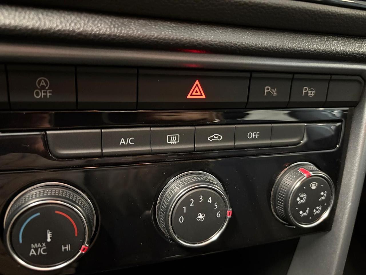 Volkswagen T-Roc LIFE 1.0 TSI 110 CV 6mt UNICO PR.