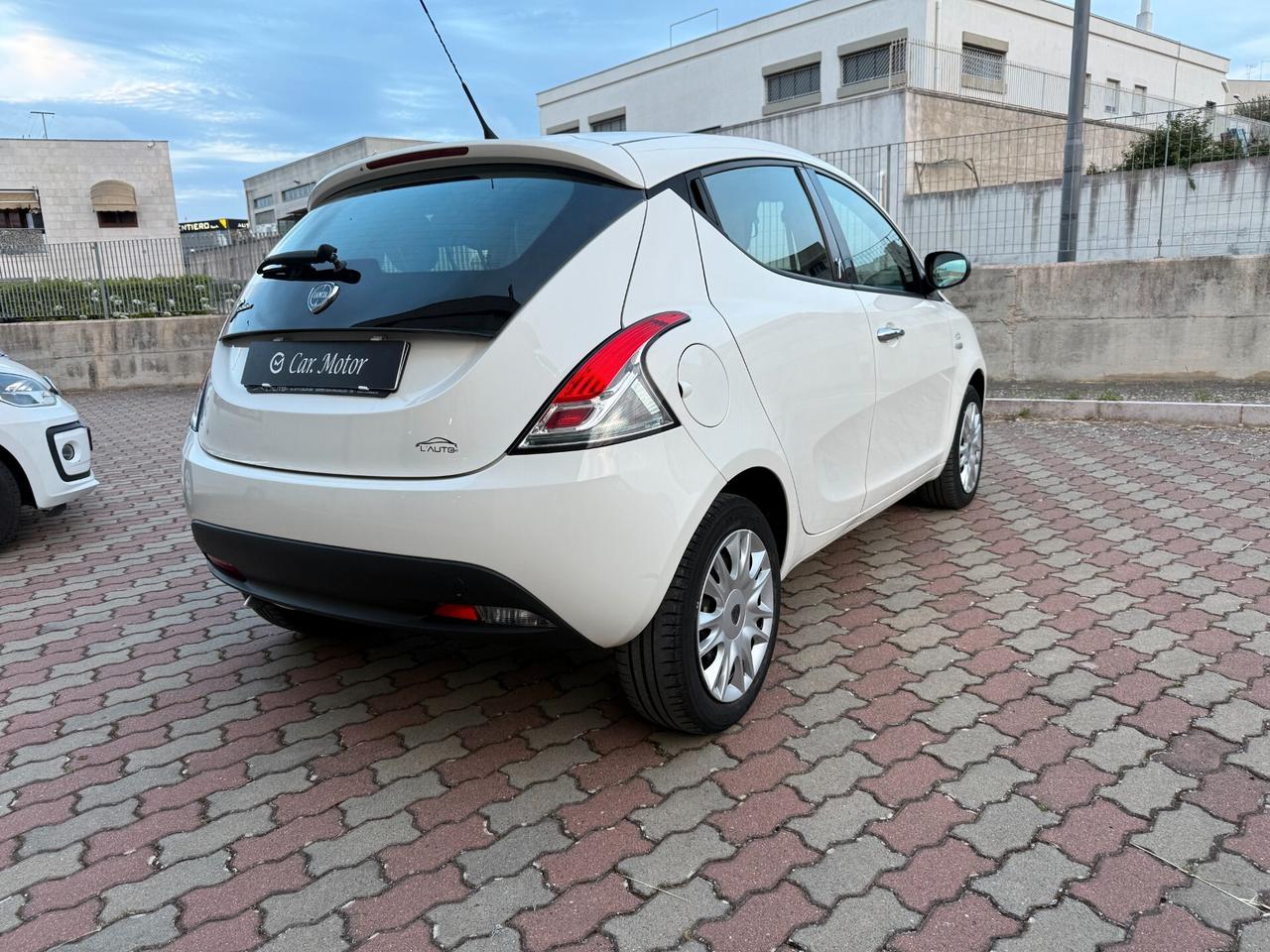 Lancia Ypsilon 1.3 MJT 16V 95 CV 5 porte S&S Elefantino