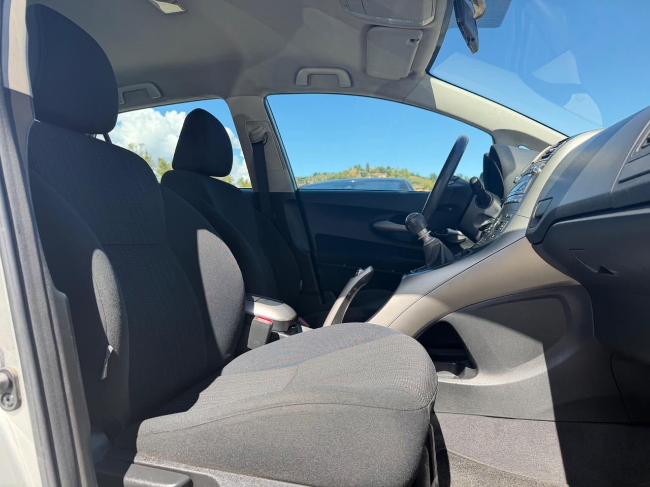 Toyota AURIS 2.0 D-4D Sol 126CV/138.000KM