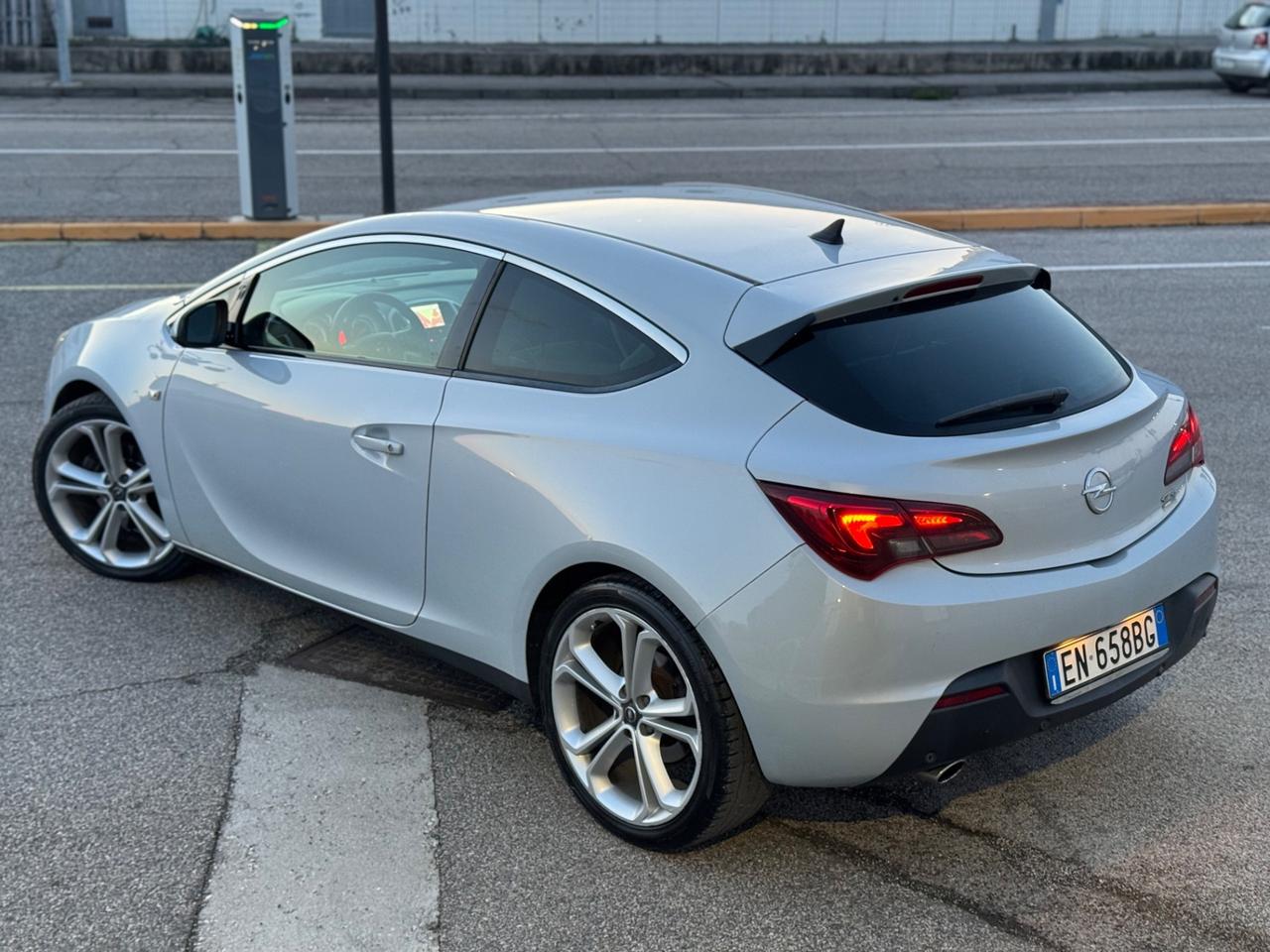 Opel Astra GTC 2.0 CDTI 165CV Cosmo