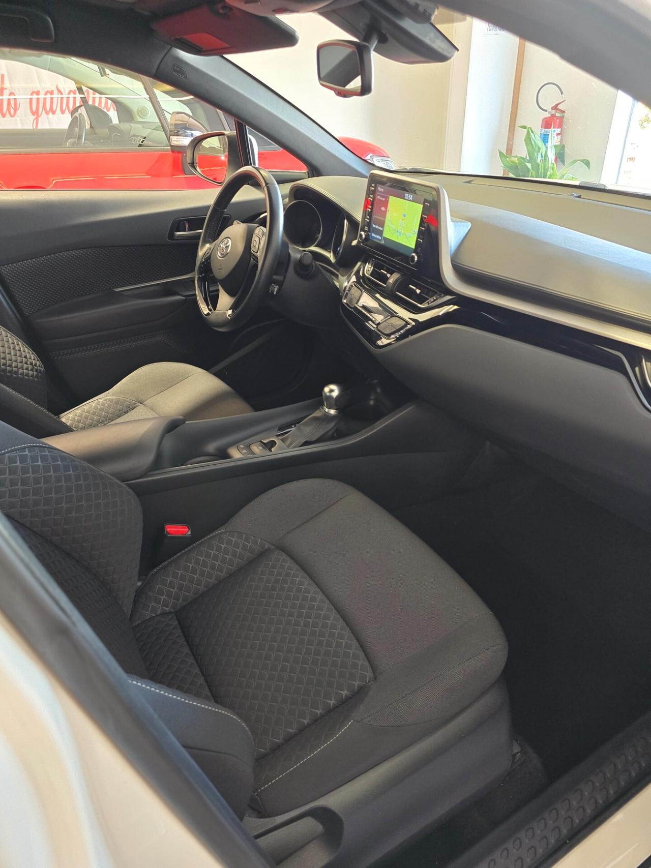 Toyota C-HR 1.8 Hybrid E-CVT Active