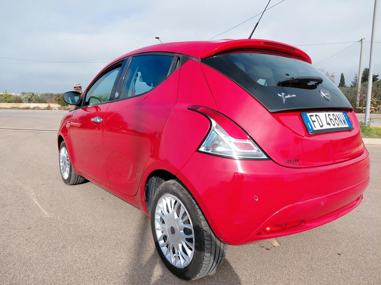 Lancia Ypsilon 1.2 69 CV 5 porte GPL Ecochic Silver