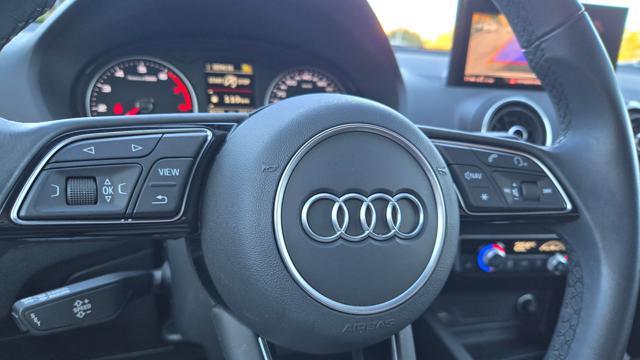 AUDI Q2 35 TFSI S-LINE S-TRONIC LED NAVI R-CAMERA UFF AUDI