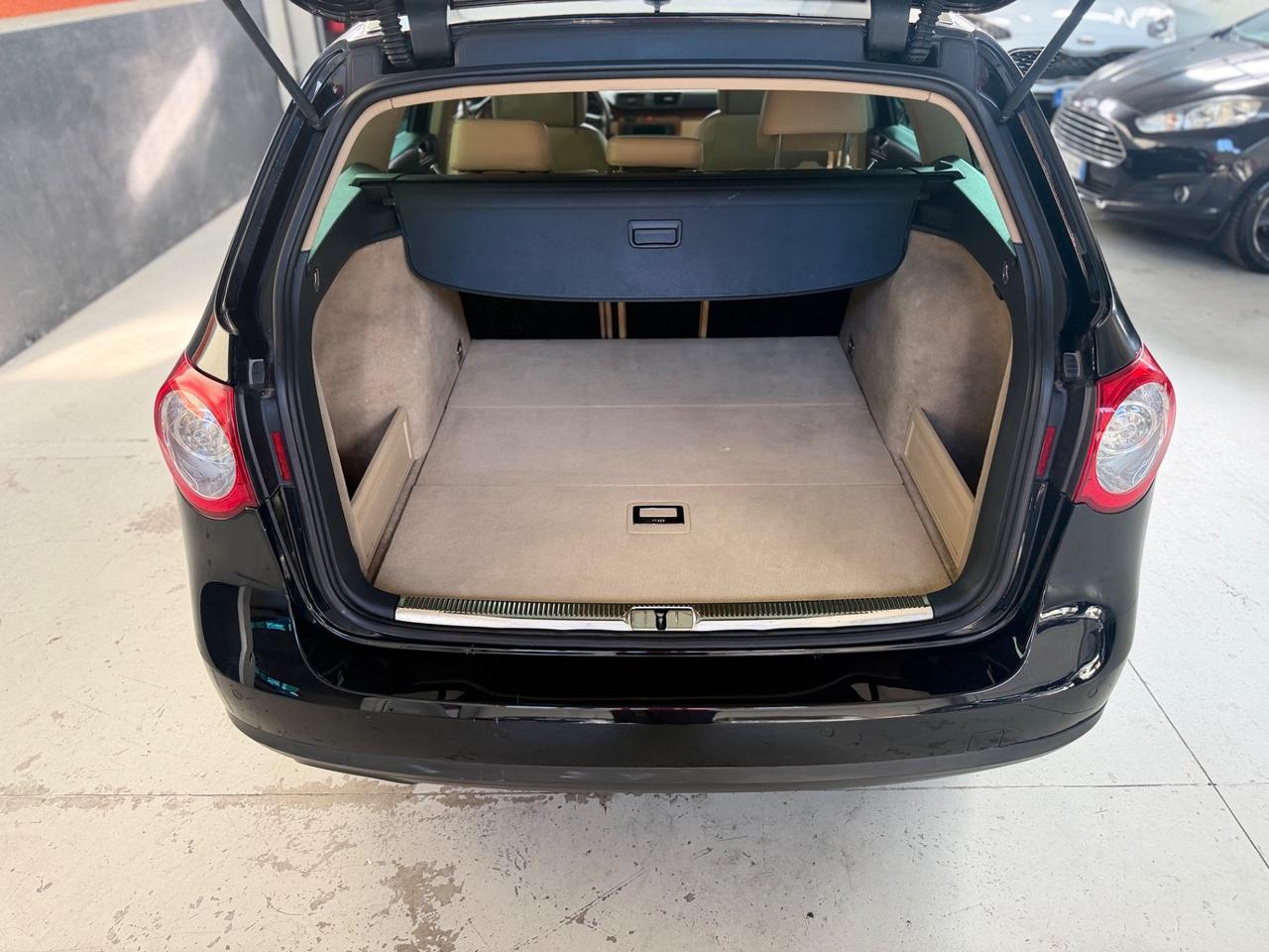 Volkswagen Passat 2.0 TDI DPF DSG Highline NEOPATENTATI