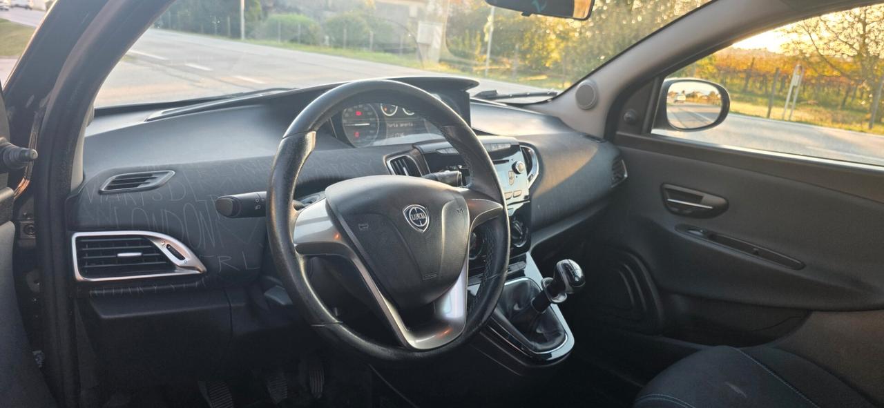 Lancia Ypsilon 1.2 GPL Neopatentati