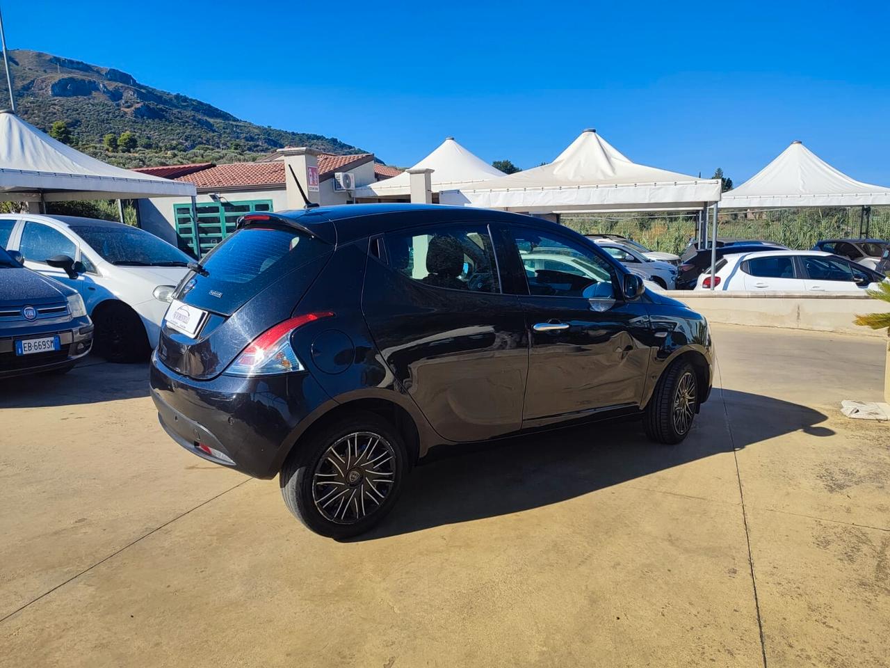 Lancia Ypsilon 1.0 FireFly 5 porte S&S Hybrid Gold