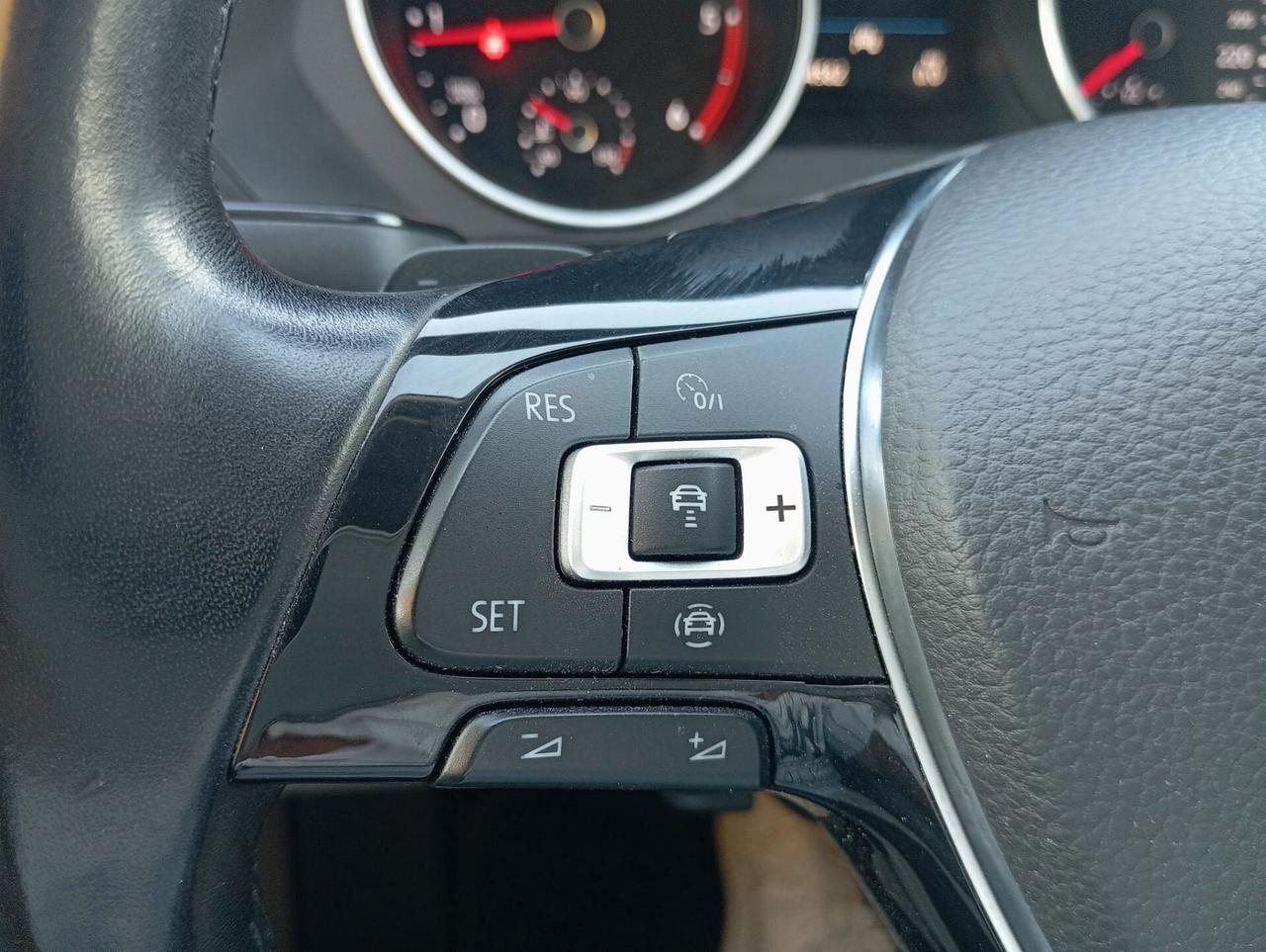 Volkswagen Tiguan 2.0 TDI SCR DSG Business BlueMotion Technology