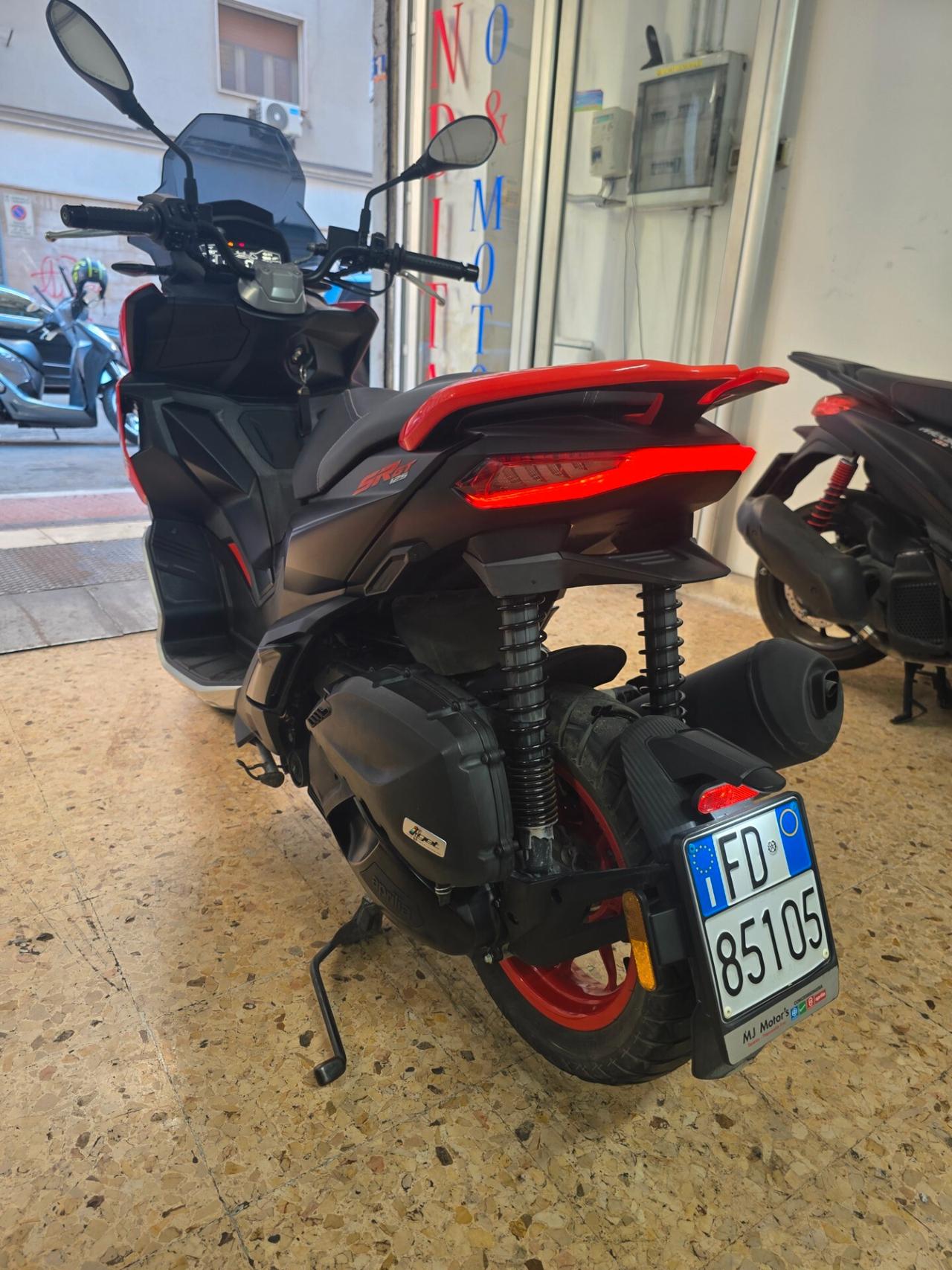 Aprilia SR GT 125 - 2023 solo 9600km