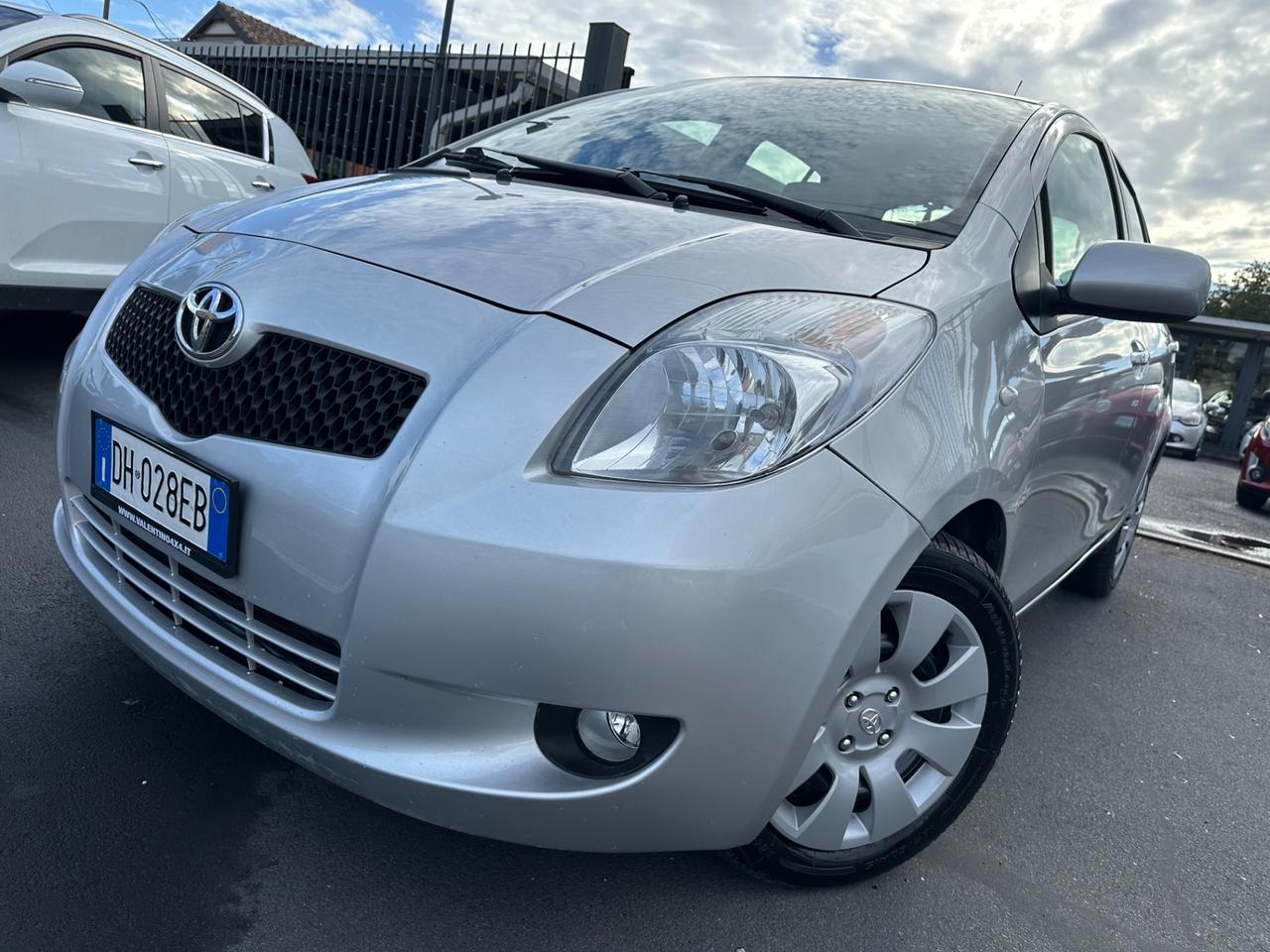 Toyota Yaris 1.3 5 porte Luna
