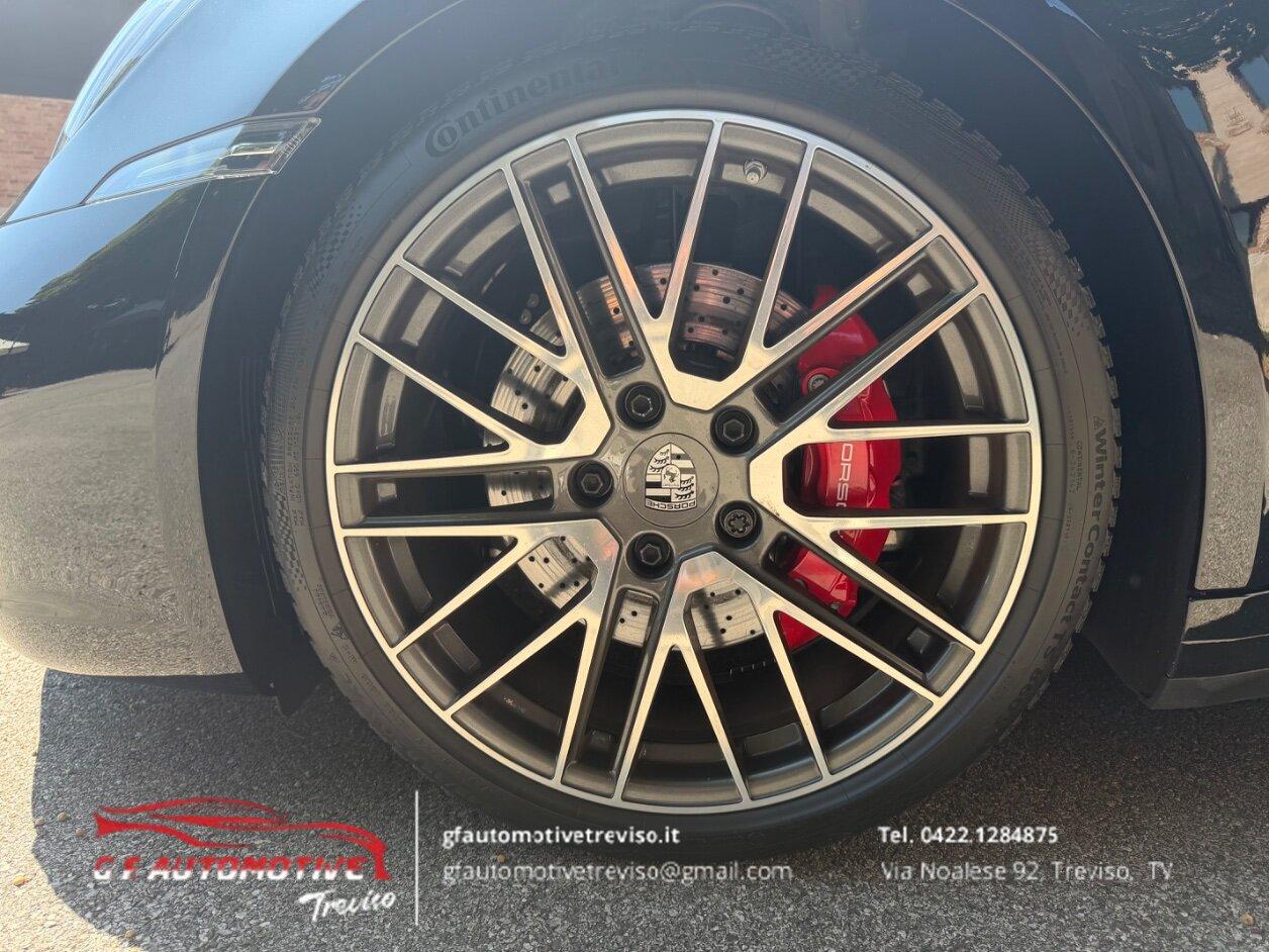 Porsche 911 Coupe 3.0 Carrera 4S auto