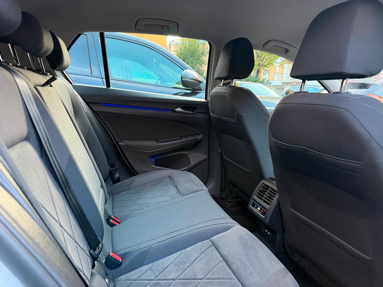 VOLKSWAGEN Golf 8ª serie Golf 1.5 eTSI 130 CV ...