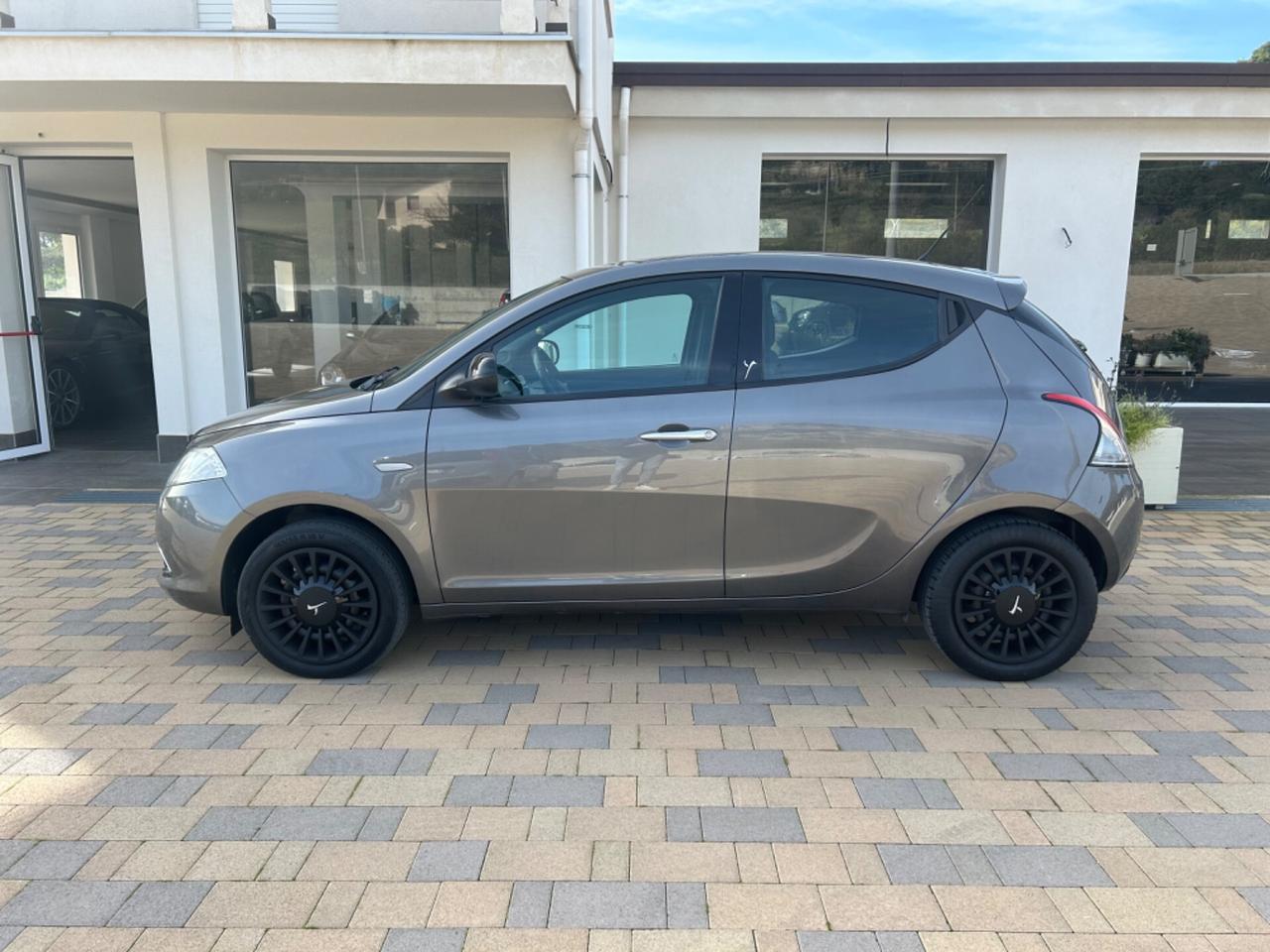 Lancia Ypsilon 1.2 69 CV 5 porte S&S Platinum