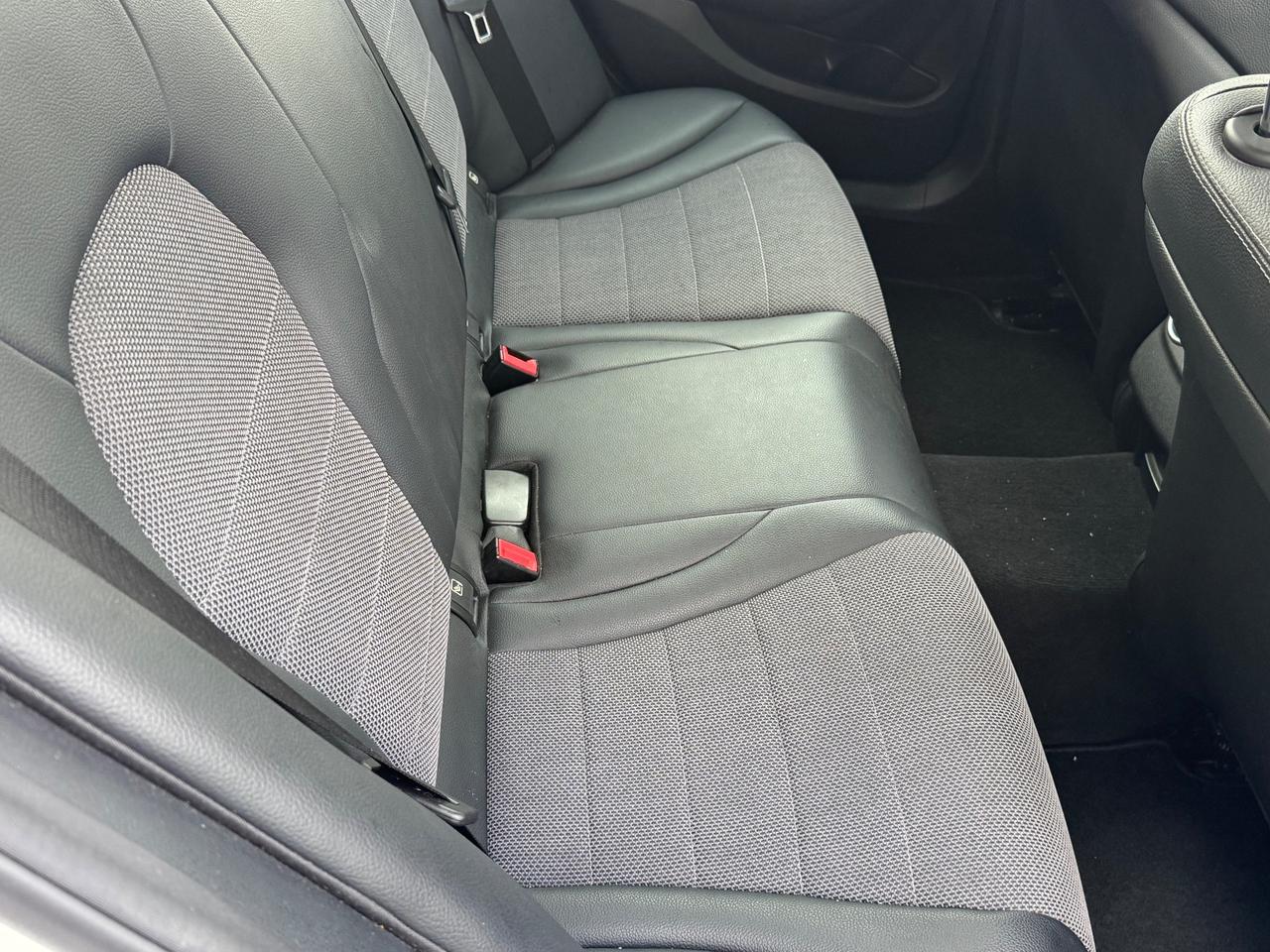 Mercedes-benz C 200 d Auto Premium