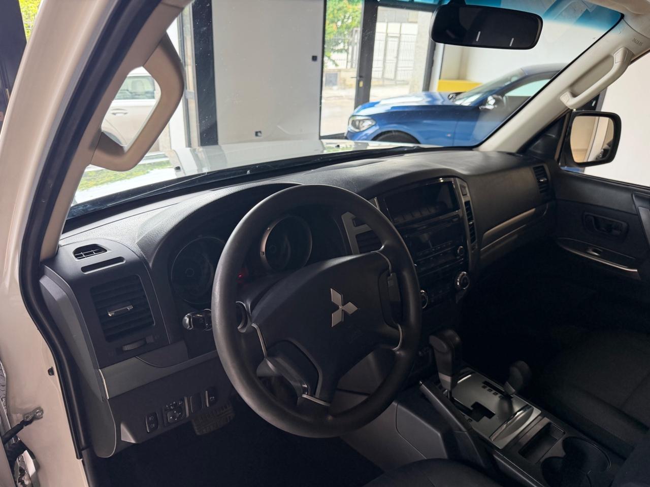 Mitsubishi Pajero 3.2 DI-D 16V aut. 5p. One/Hundred DPF