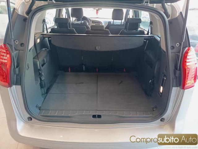 PEUGEOT 5008 1.6 HDi 7 POSTI