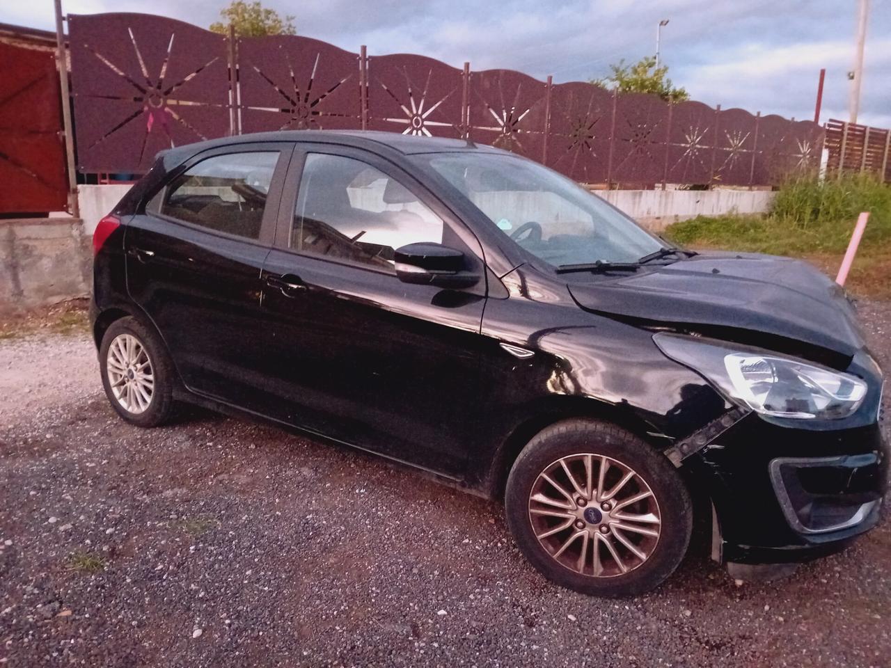 Ford Ka 1.2 Ti-VCT 85CV Black & White - White