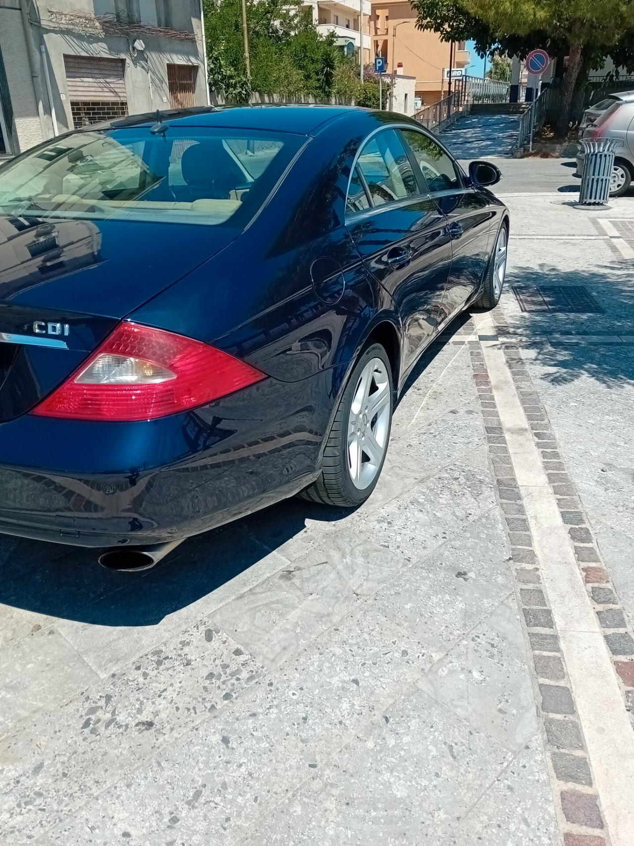 Mercedes-benz 320 cls
