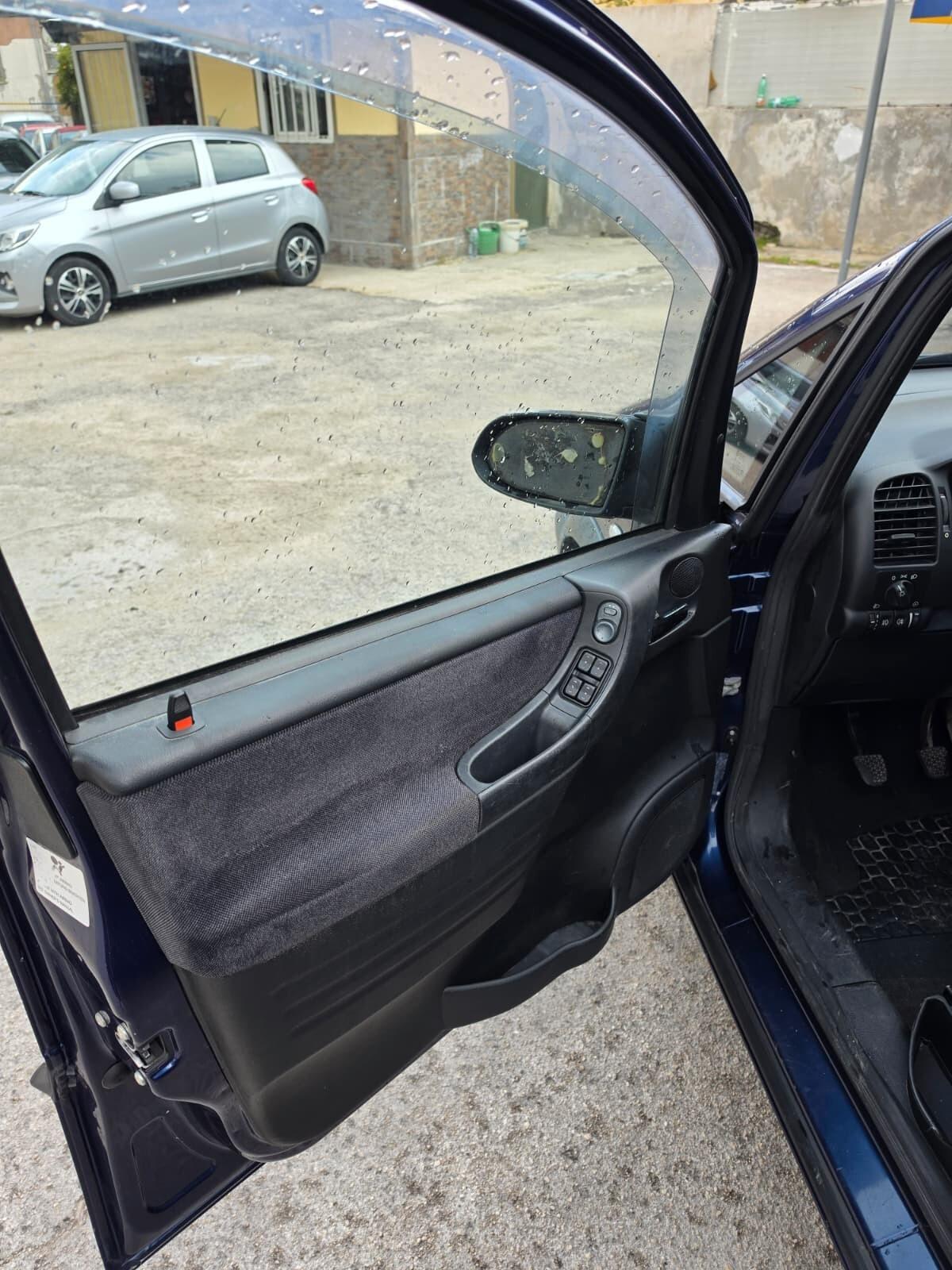 Opel Zafira 2.0 16V DTI cat Elegance 7 POSTI