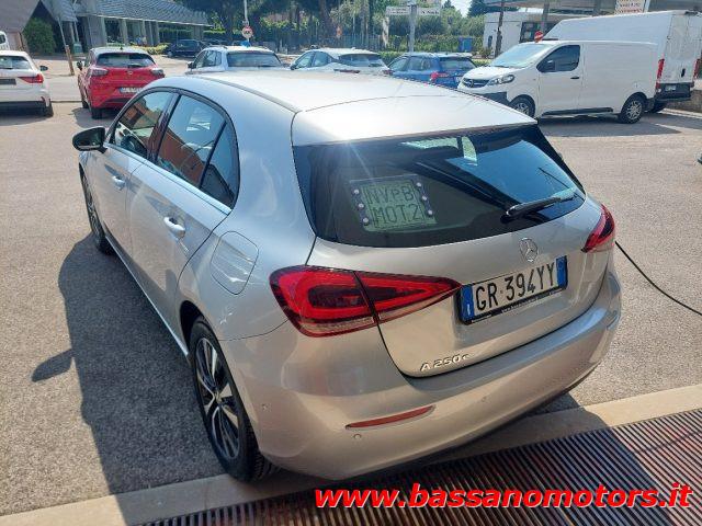 MERCEDES-BENZ A 250 e hybrid EQ Business Plug In Hybrid