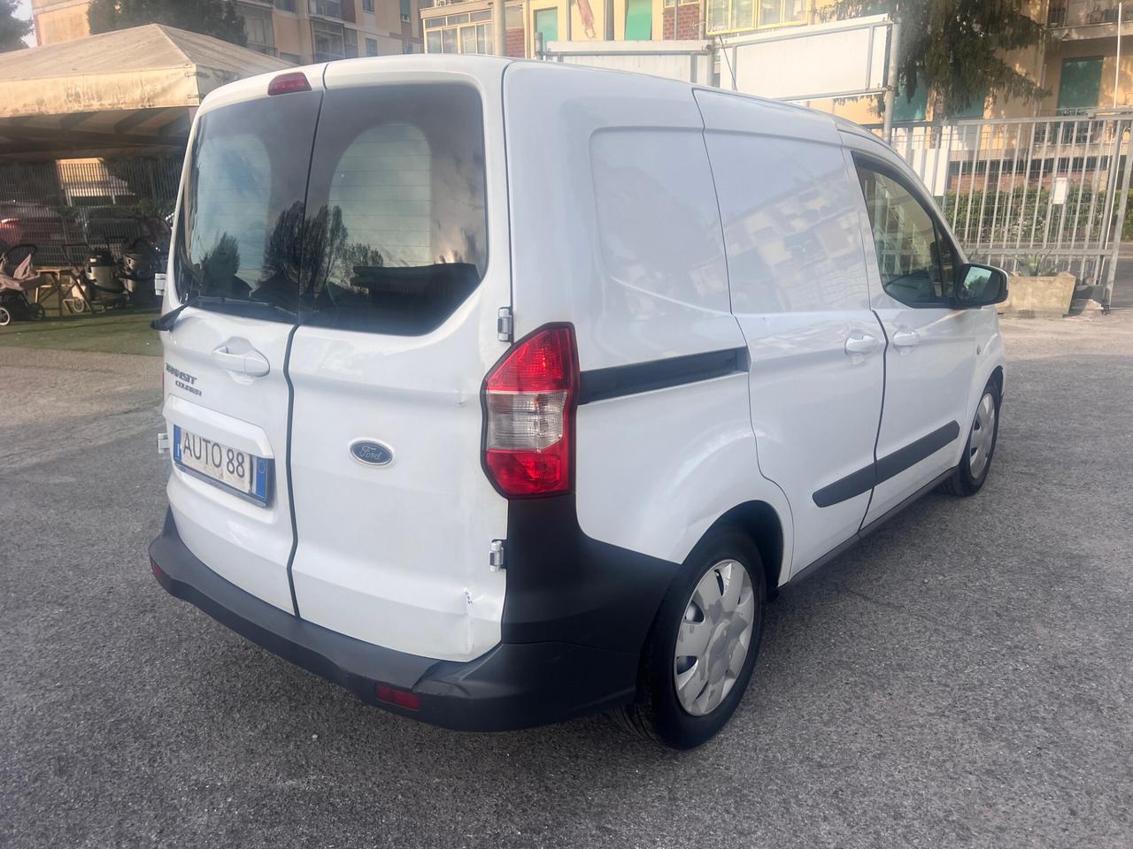 Ford Tourneo Courier 1.5 TDCI 75 CV VAN