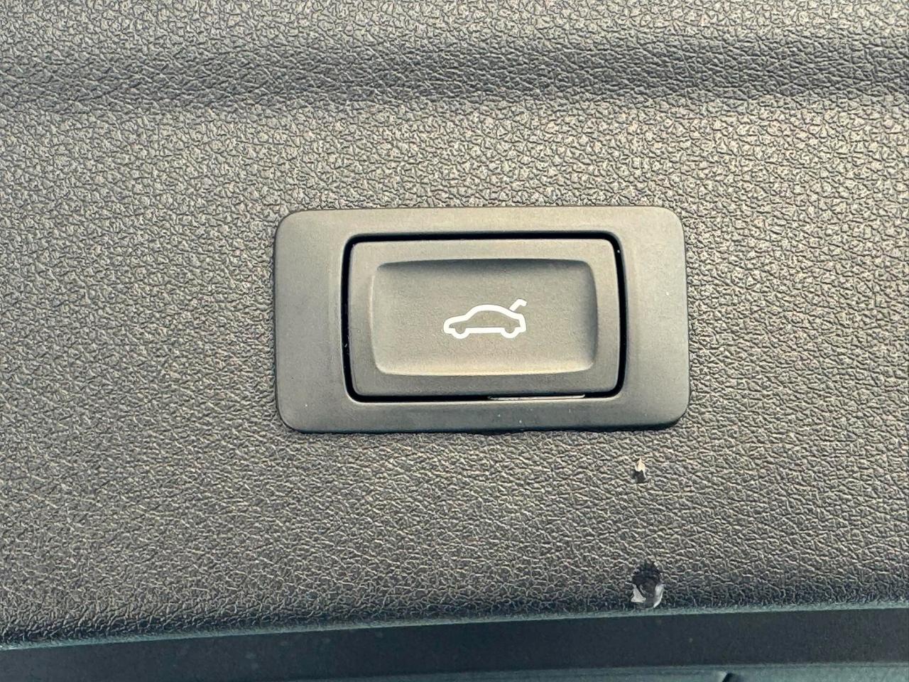 AUDI Q3 2.0 TDI 150 CV SPORT TETTO+PELLE+NAVI+BIXENO