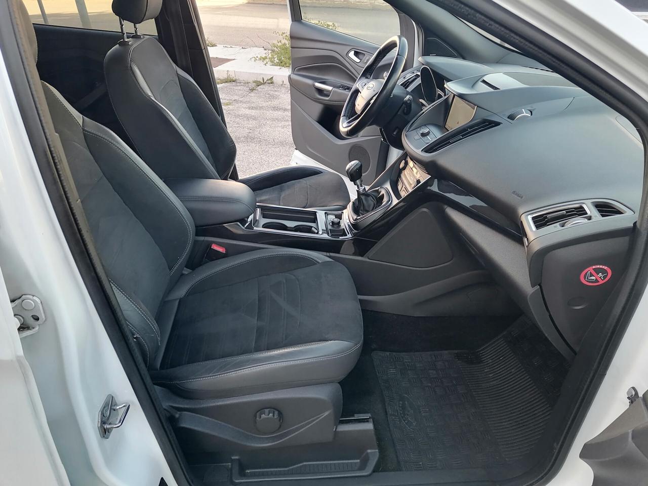 Ford Kuga 1.5 TDCI 120 CV ST-LINE 2017