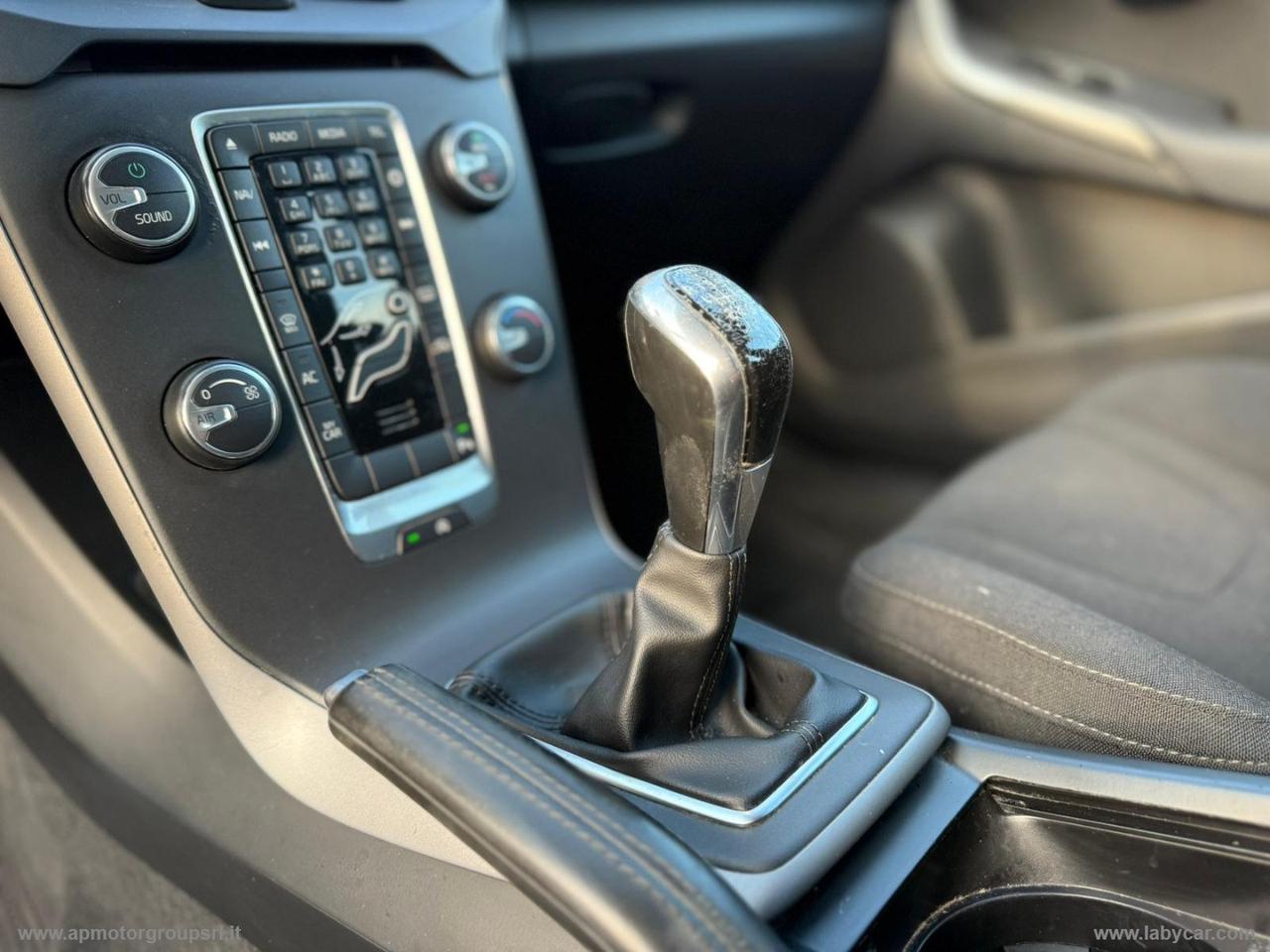 VOLVO V40 D2 Momentum