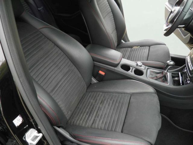 MERCEDES-BENZ A 180 d Premium