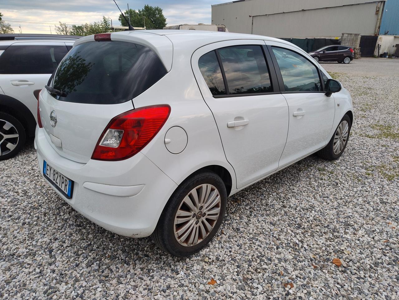 Opel Corsa 1.2 85CV 5 porte GPL-TECH Edition