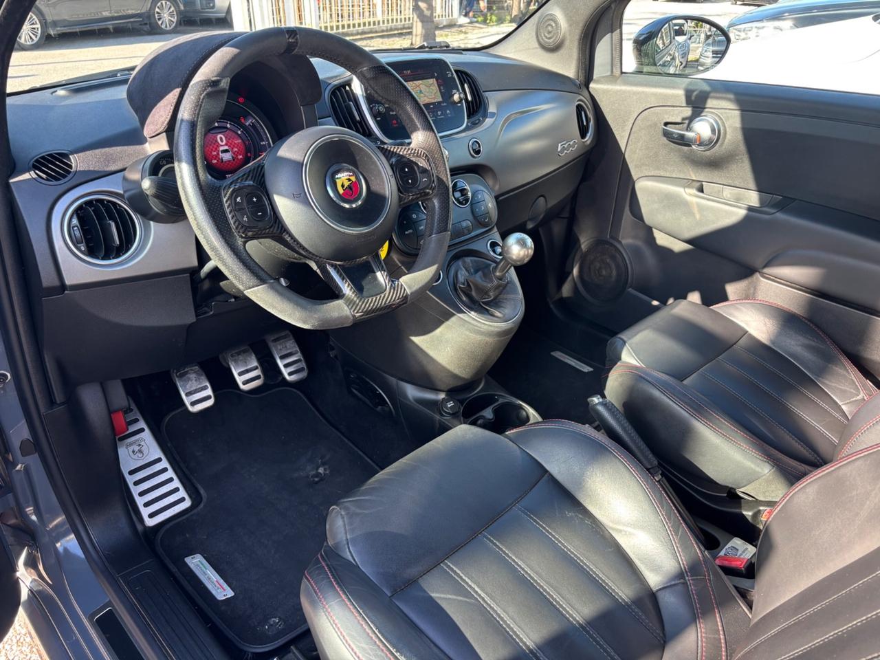 ABARTH 695 165CV YAMAHA LIMITED 112/695 AKRAPOVIC