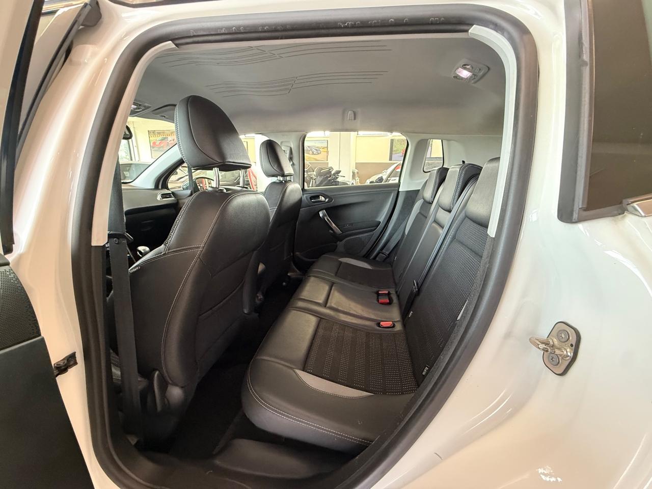 Peugeot 2008 1.6 e-HDi 115 CV Allure 11/2013 Euro 5B Neopatentati