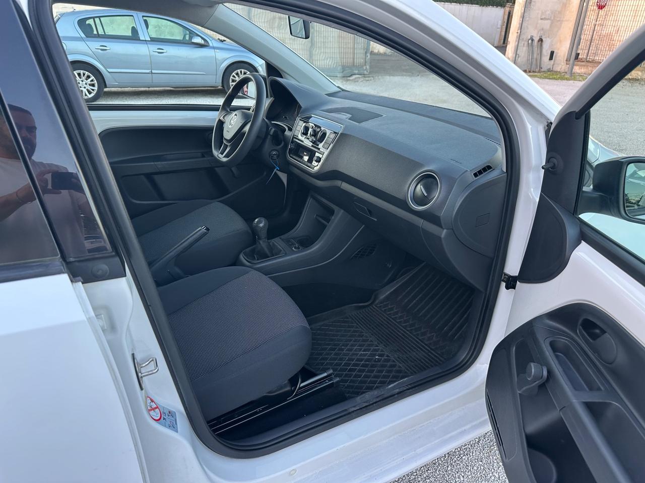 Volkswagen up! 1.0 5p. take