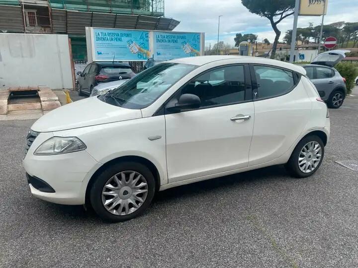Lancia Ypsilon 1.3 MJT 16V 95 CV 5 porte S&S Silver