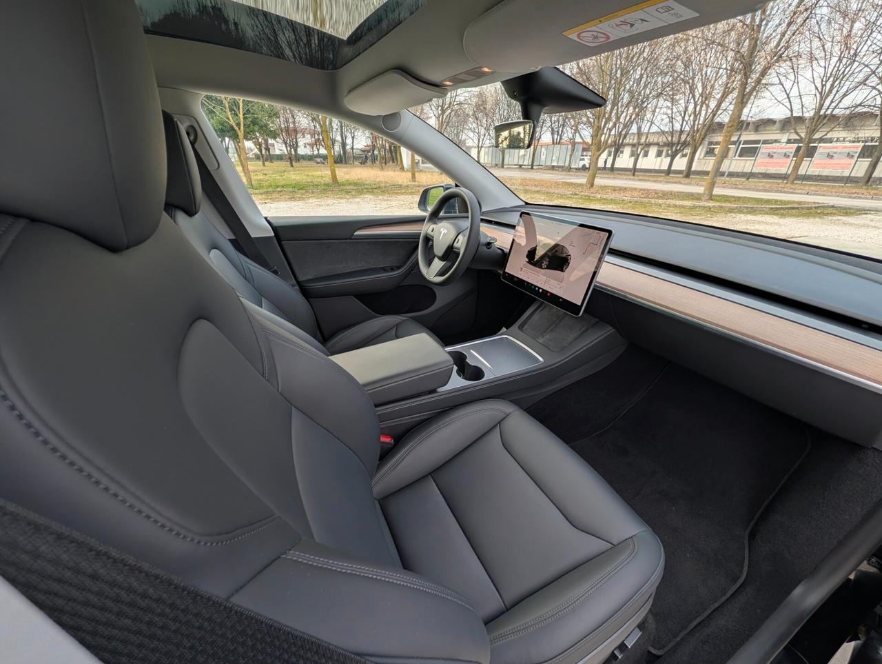 Tesla Model Y RWD - 2024