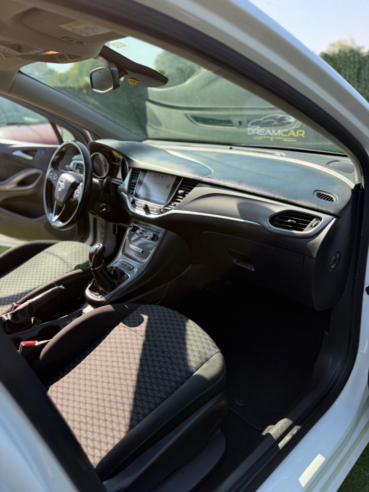 Opel ASTRA 2016 1.6 DIESEL FARI LED NAVI FULL OPTIONAL