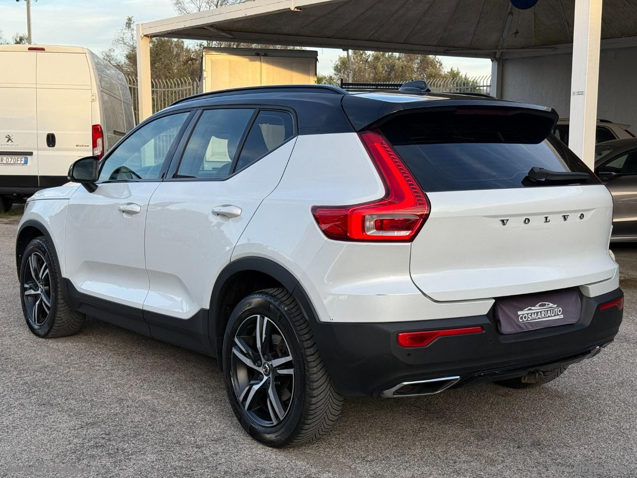 VOLVO XC40 D3 AWD Geartronic R-design N1 TETTO/GANCIO