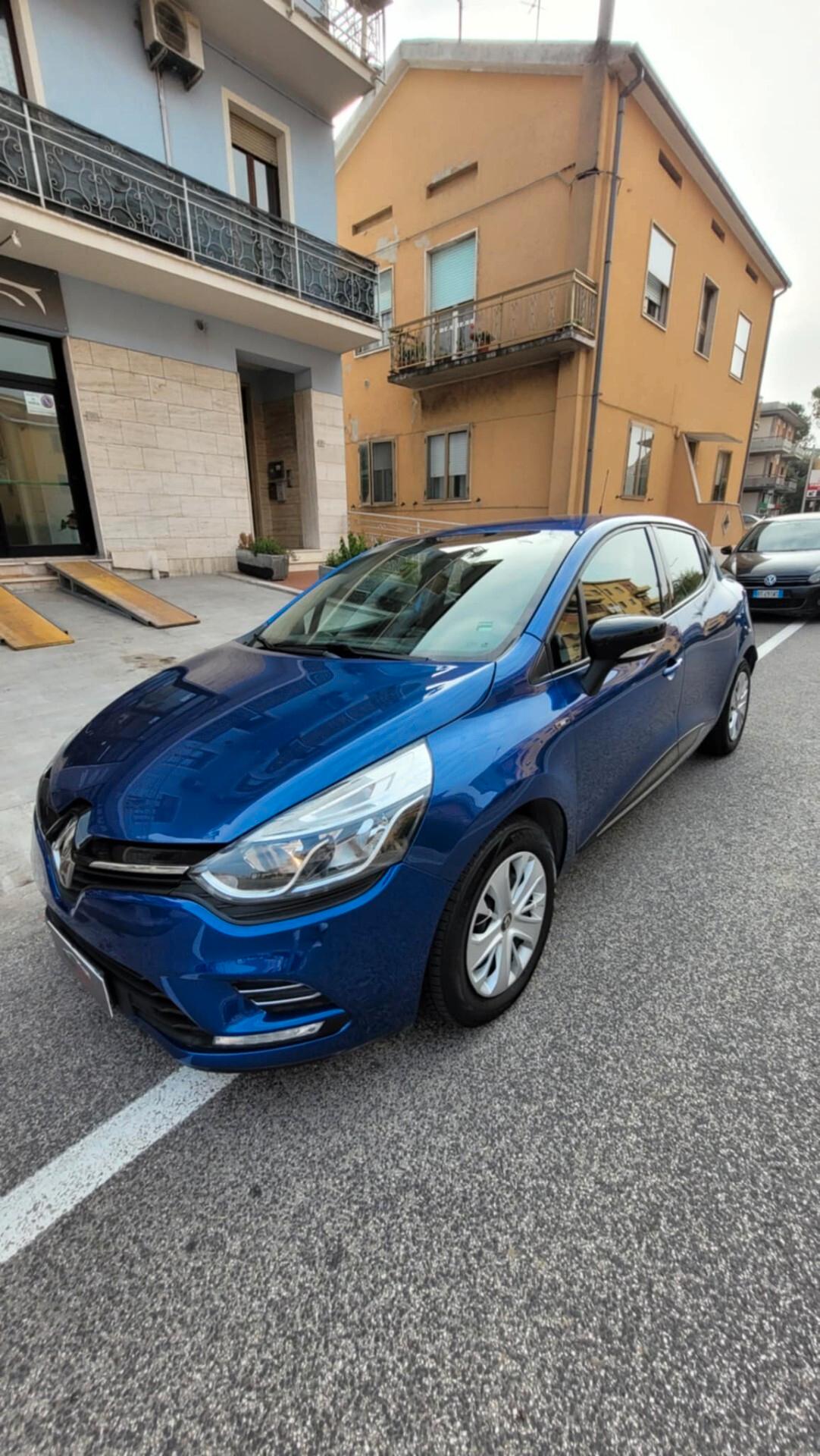 Renault Clio TCe 12V 90 CV GPL 5 porte Moschino Intens