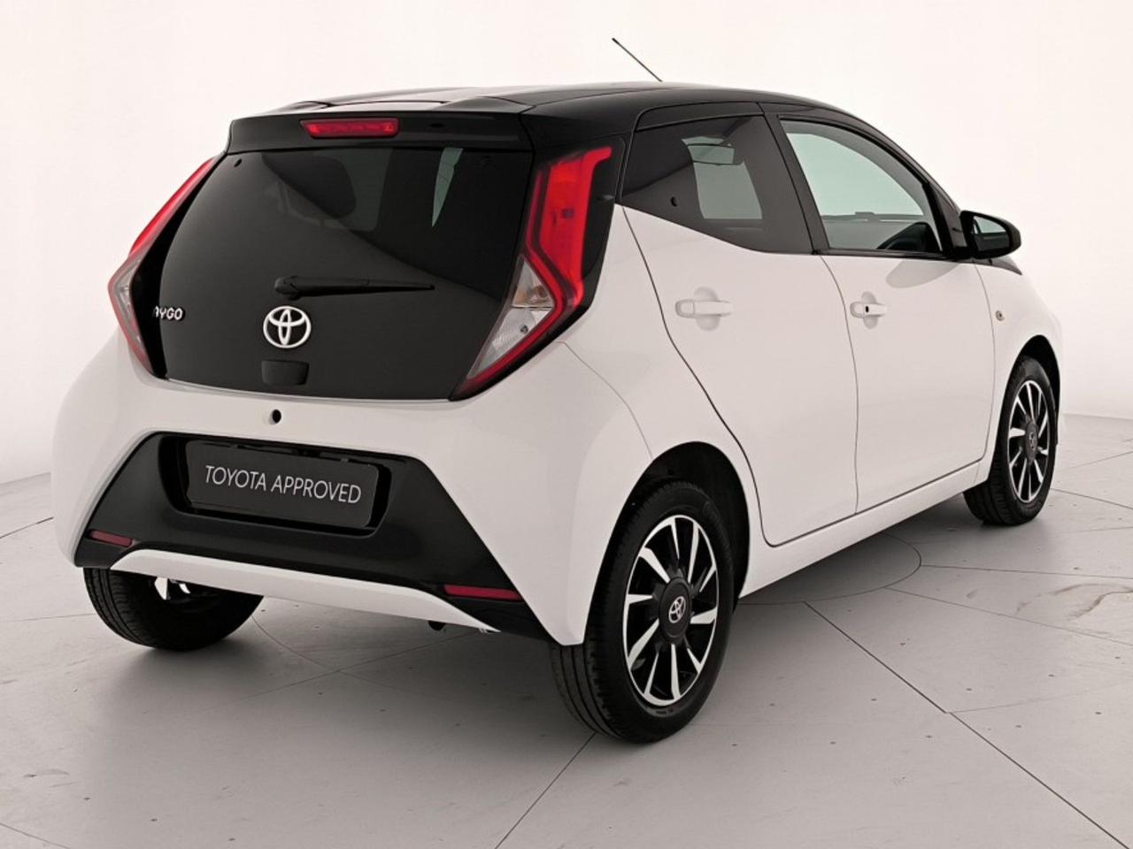 Toyota Aygo 5p 1.0 x-clusiv 72cv